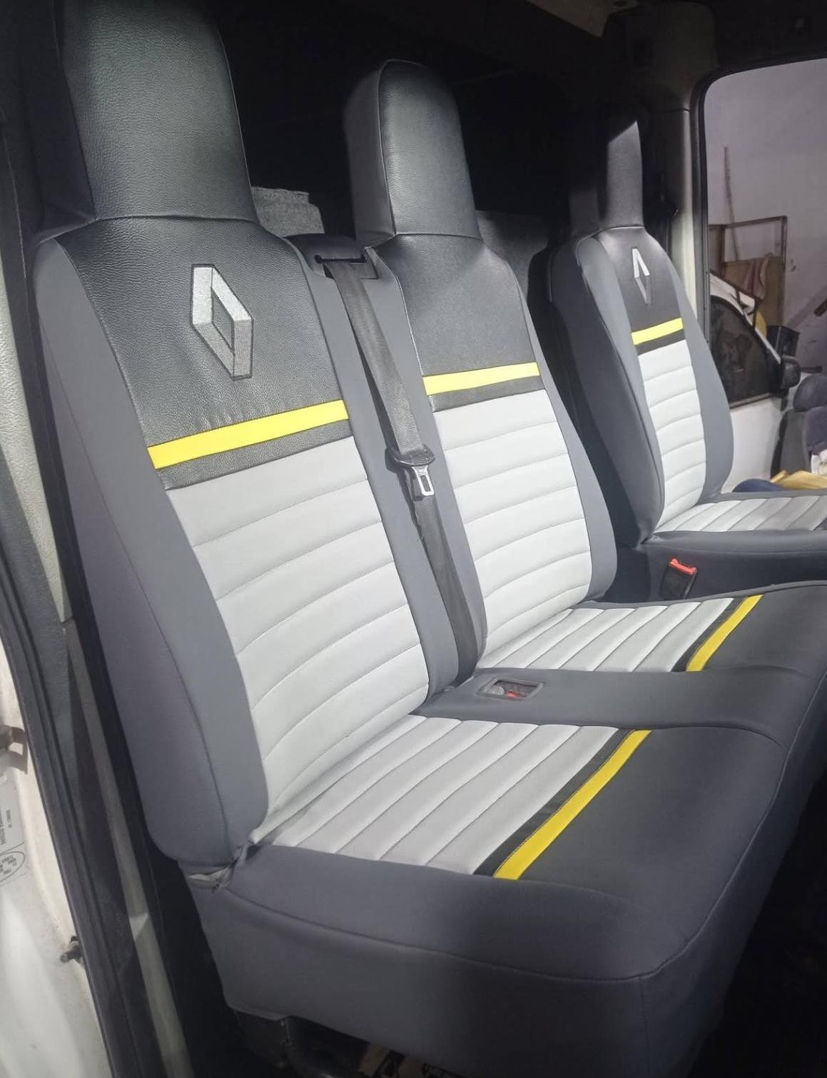 Renault Master - Camiones y utilitarios M&H Designs