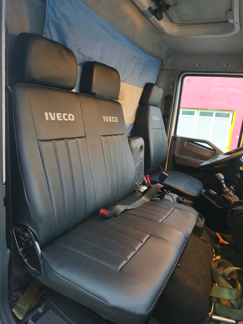 Funda negra para asiento doble de camión - M&H Designs