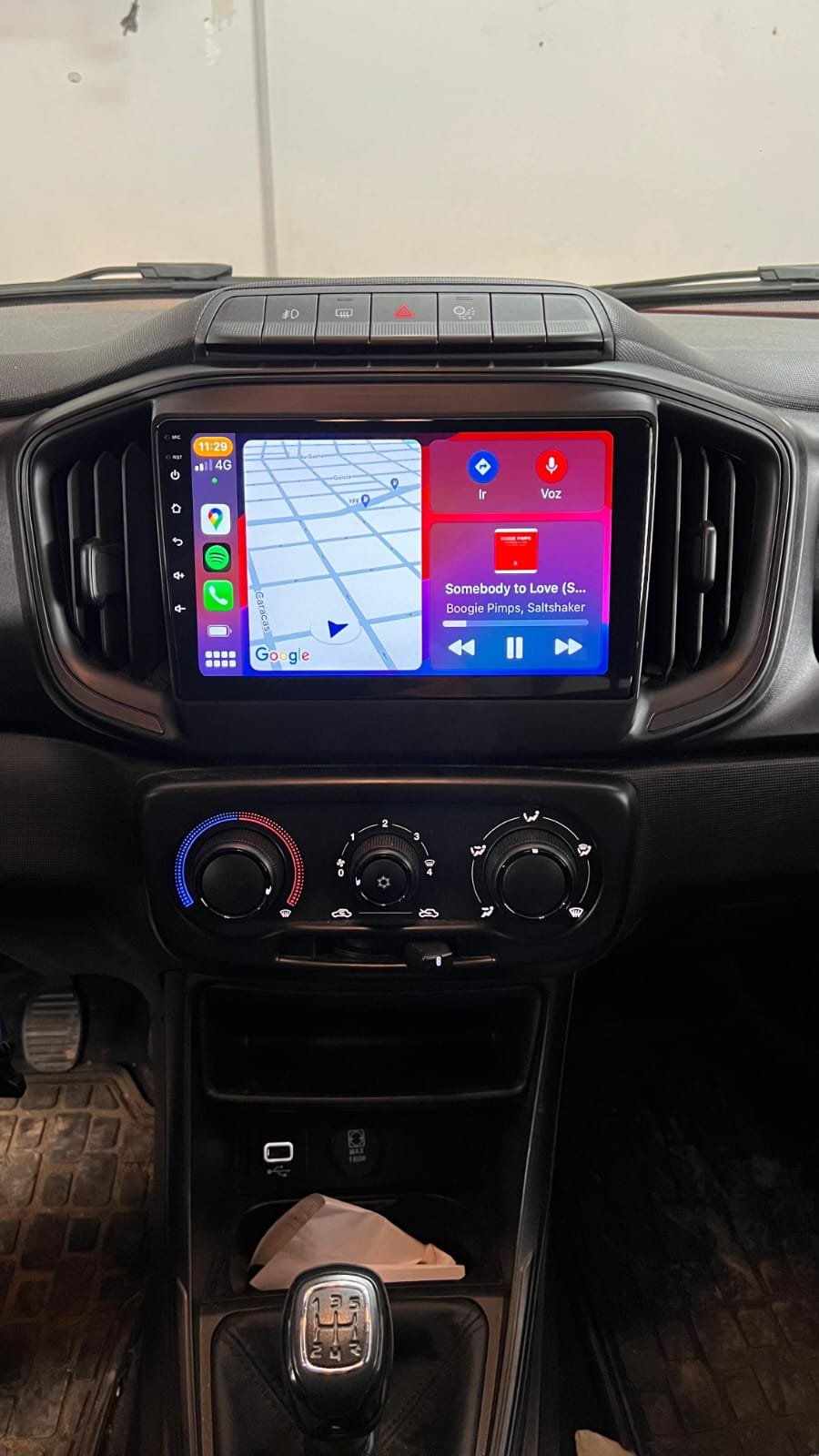 Pantalla multimedia en tablero - Car audio M&H Designs