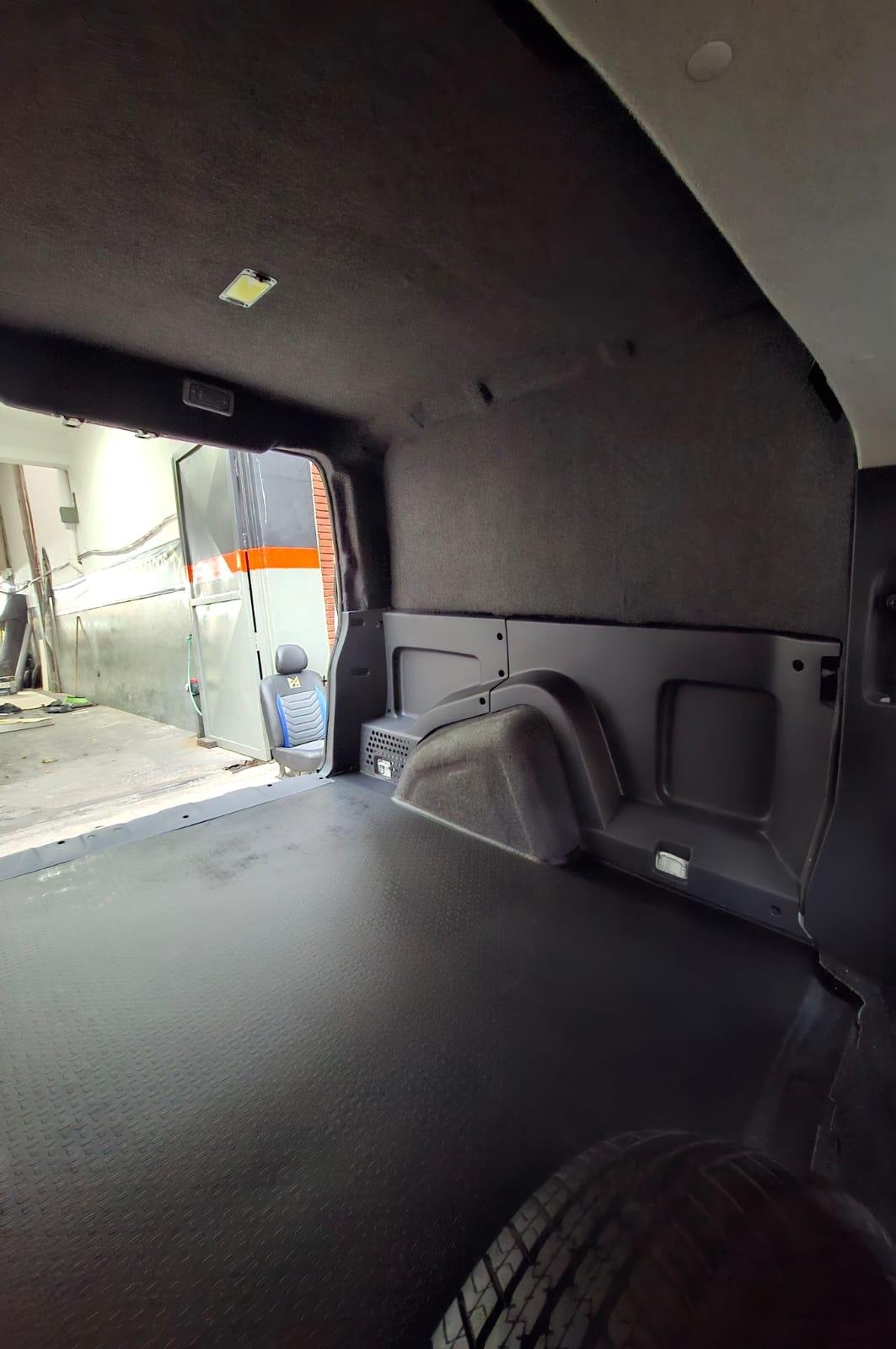 Recubrimiento interno Fiat fiorino - Recubrimiento y equipamiento M&H Designs