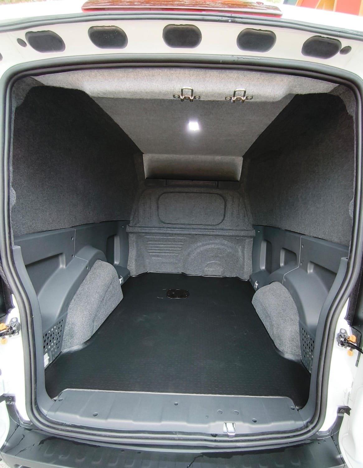 Fiat fiorino 2026 - Recubrimiento y equipamiento M&H Designs